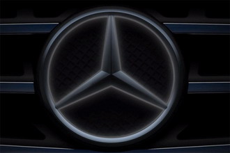 Mercedes-Benz 为三叉星标志加入 LED 发光装置