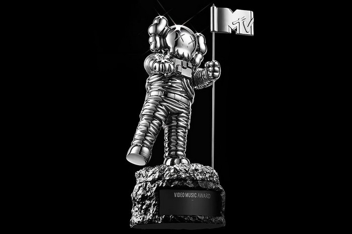 KAWS 重塑 MTV Video Music Awards「Moonman」奖座