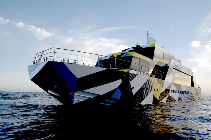 Jeff Koons 与 Ivana Porfiri 为 Dakis Joannou 设计「Guilty」游艇