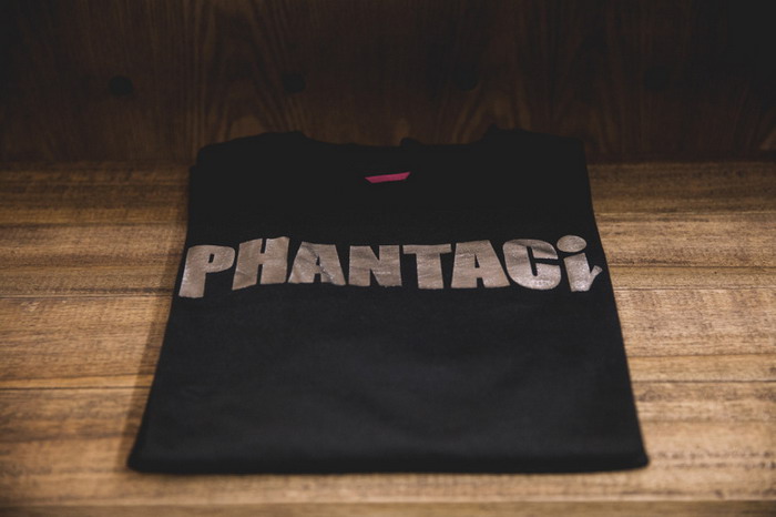 周杰伦主理潮牌 PHANTACi 香港期间限定店开