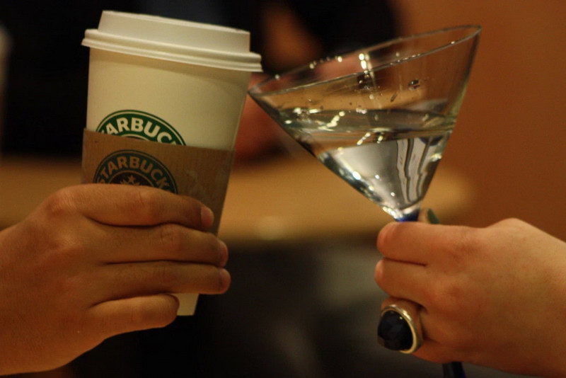 星巴克 Starbucks 全新晚餐菜单提供啤酒及红酒饮品