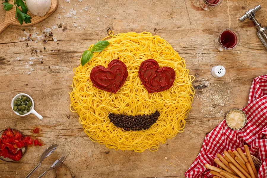 食物造型师 Anna Keville Joyce 打造「Emojis & Food」