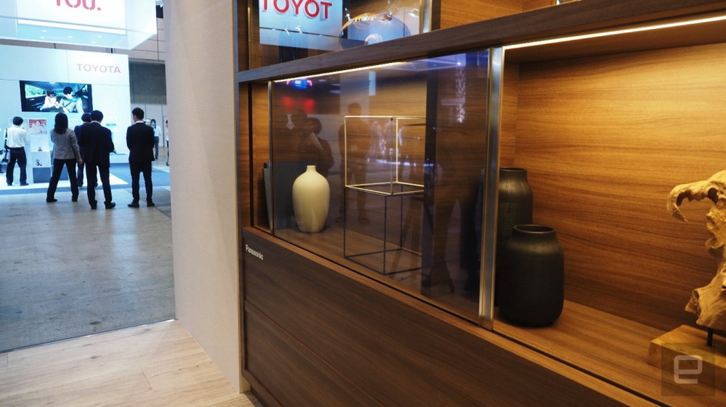 Panasonic's invisible TV 松下新出的电视原型机