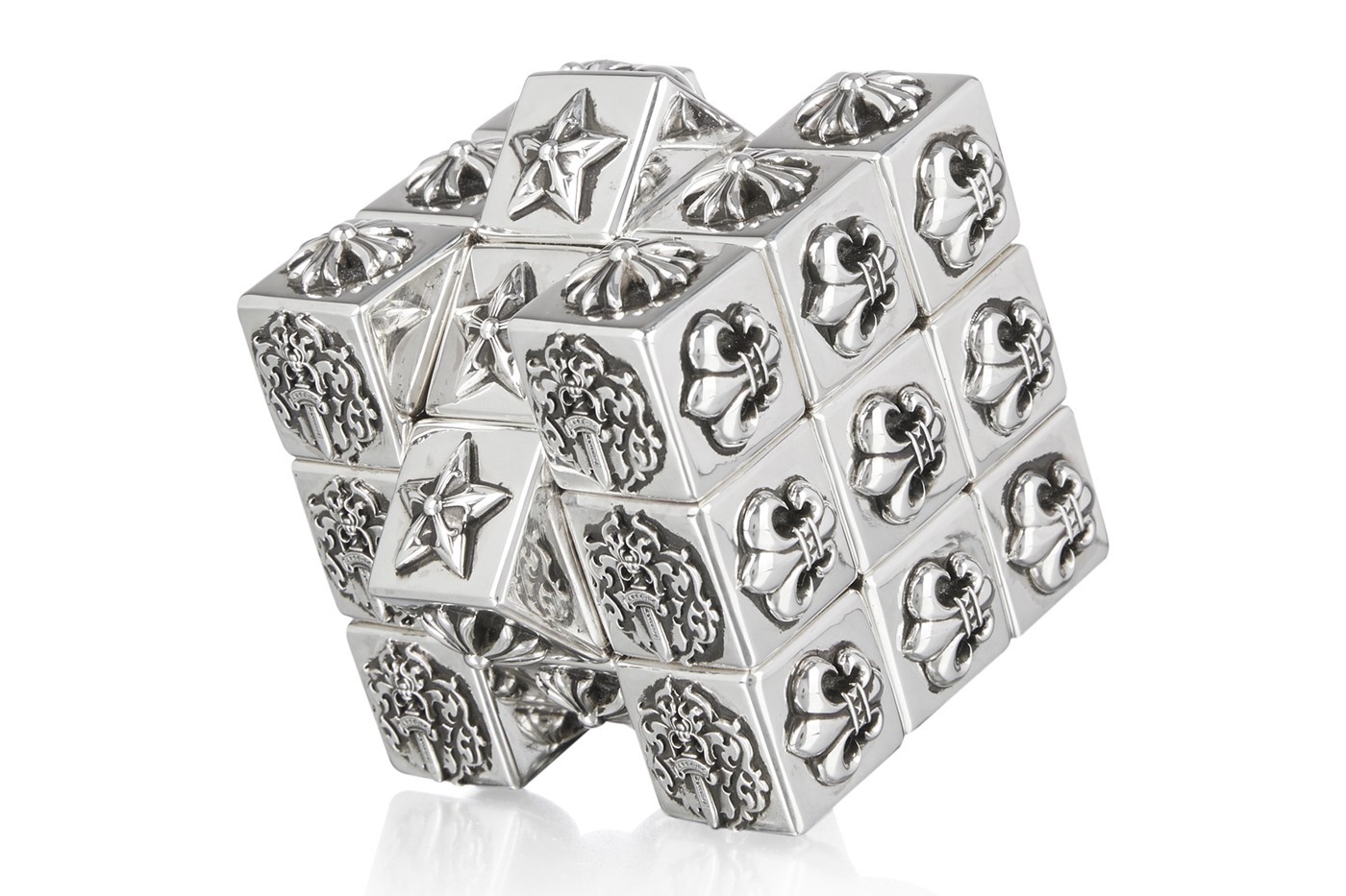 Chrome Hearts 推出要价 $6,600 美元 925 纯银魔术方块