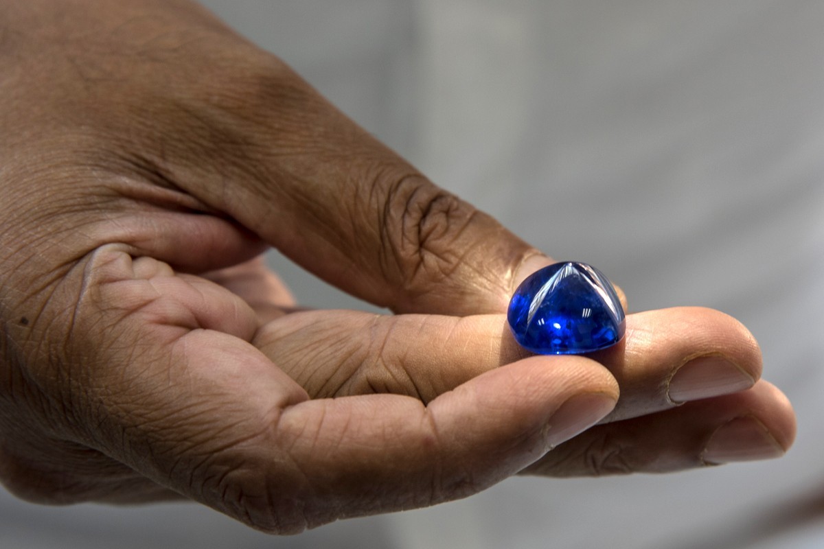 斯里兰卡挖出价值超越 $1 亿美元世界最大蓝宝石