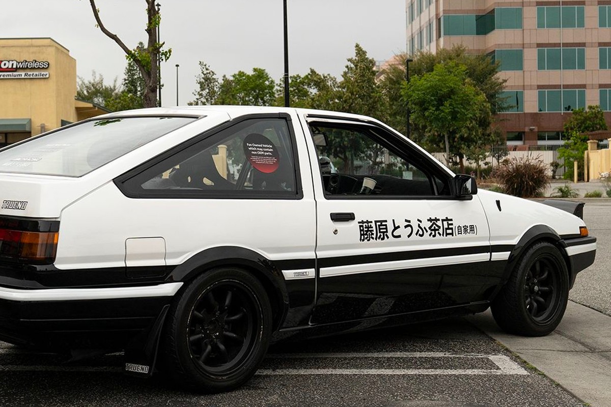 日本群马县涩川市推出《头文字 D》AE86 式样计程车