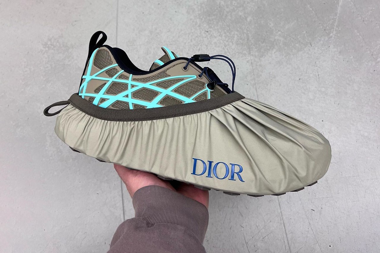 率先近赏 Dior 全新运动鞋款 B31 搭配防水防污鞋套