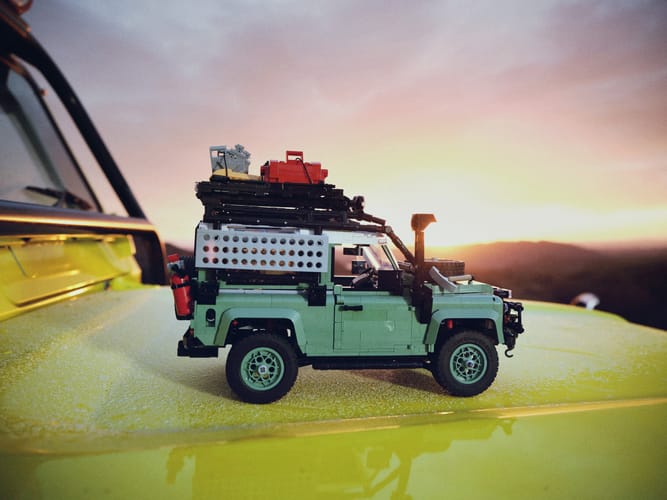 LEGO 推出经典 Land Rover Defender 90 越野车全新积木模型