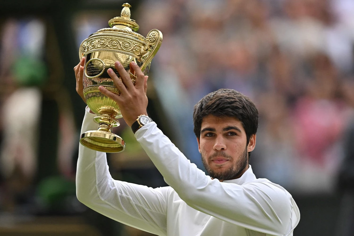 新时代揭幕？年仅 20 岁 Carlos Alcaraz 击败 Novak Djokovic 夺得首座温网冠军