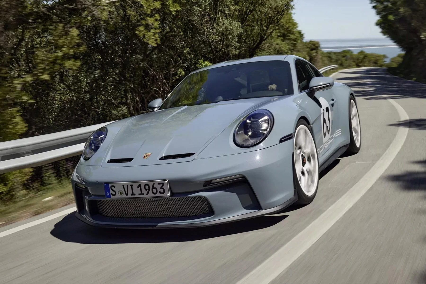 保时捷 Porsche 全球限量 1,963 辆最新车型 911 S/T 正式发表