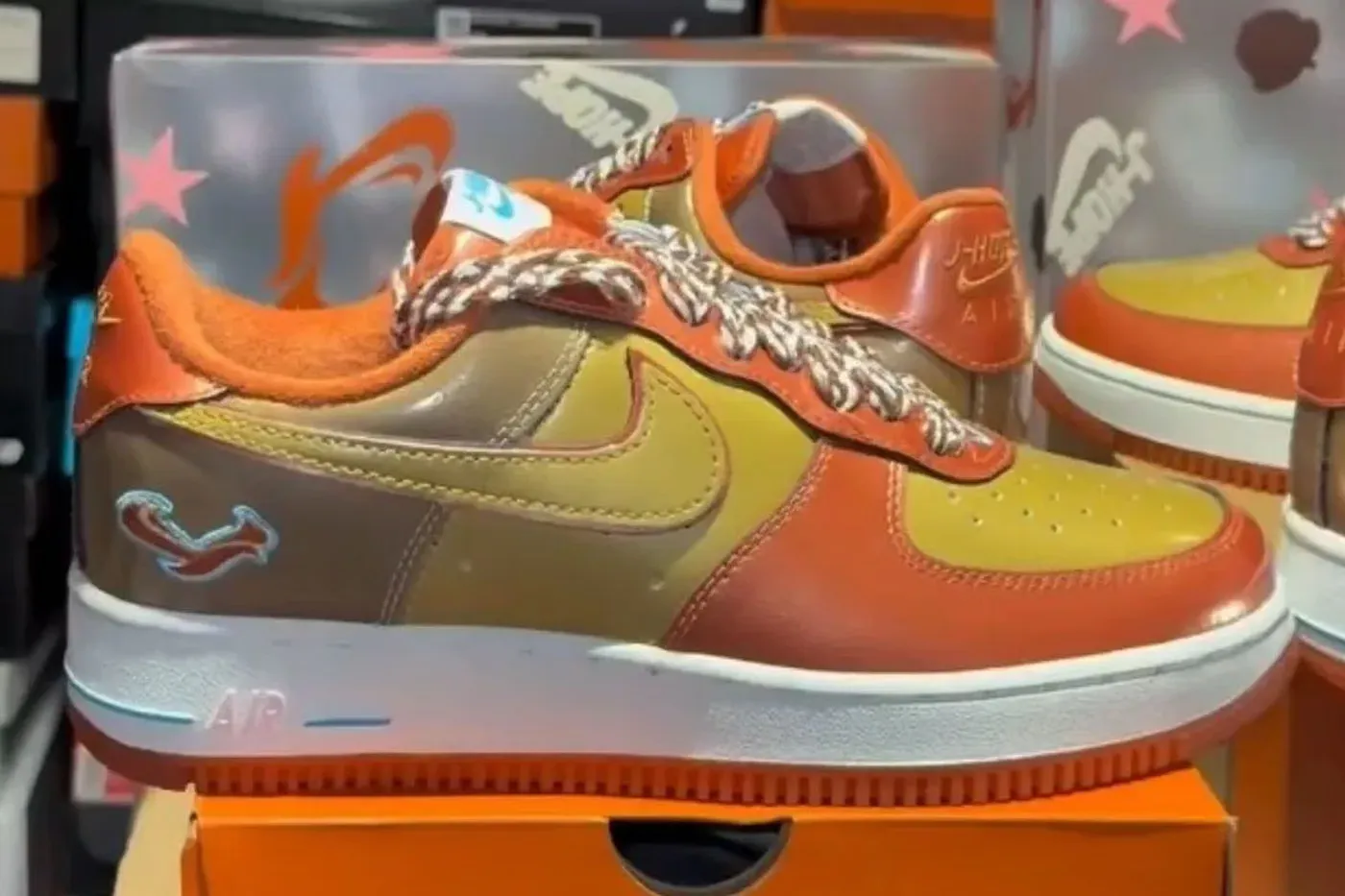 NIGO × J-Hope × Nike Air Force 1 '01「Burnt Sunrise」联名鞋款亮相