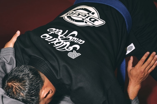 Albino & Preto 再联手 Dickies Japan，以武术训练视角重塑经典工装