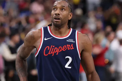 Kawhi Leonard 重回 Toronto Raptors 交易被叫停,因 NBA 调查阴阳合同未结束