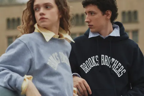 Brooks Brothers 与 Champion 携手推出日本限定 Reverse Weave® 联乘系列
