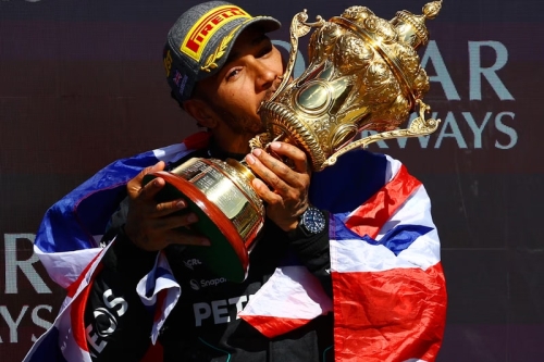 睽违 945 日再度称霸！Lewis Hamilton 夺胜 F1 英国站冠军
