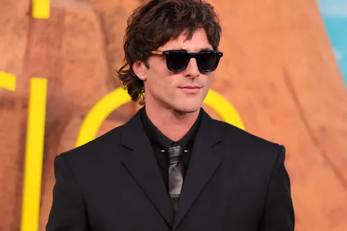Jacob Elordi 正洽谈加盟 Ari Aster 新作《Scapegoat》,与 Scarlett Johansson 共同主演