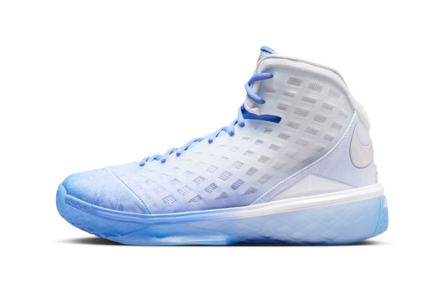 冰蓝渐层强势回归：Nike Kobe 3 Protro 最新配色「Christmas」官方近赏