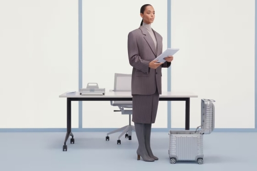 RIMOWA 与瑞士家具品牌 Vitra 推出联名行动椅