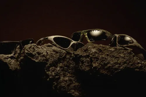 SATISFY × Oakley 携手推出「Equipment for Our World」联名系列第八弹