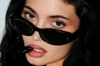 Kylie Jenner × Meta 联名智能眼镜「Starfire AI Glasses」推出