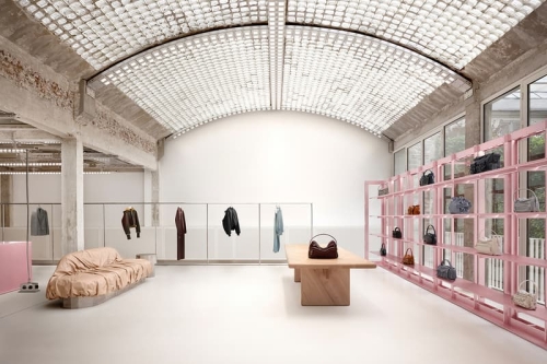 率先走进 Acne Studios 巴黎全新总部