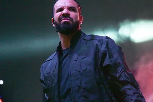Drake 携三张新专空降 Billboard 200 榜单,包揽第 1、2、3 名