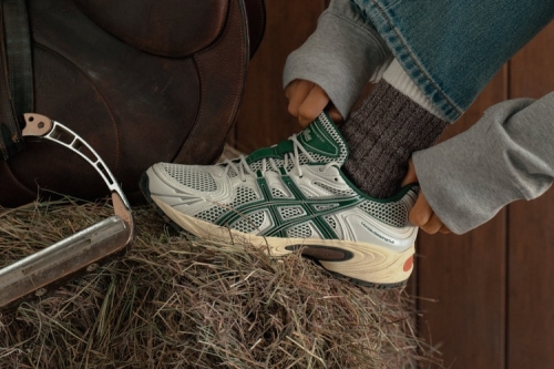 ASICS 携手 MondaySleepingClub 发布全新联名鞋款 GEL-KAHANA TR NEXUS