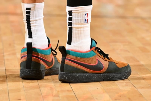 致敬 1991 年 ACG 经典配色！Devin Booker 着用 Nike Book 1 全新 PE 配色「Mowabb」鞋款