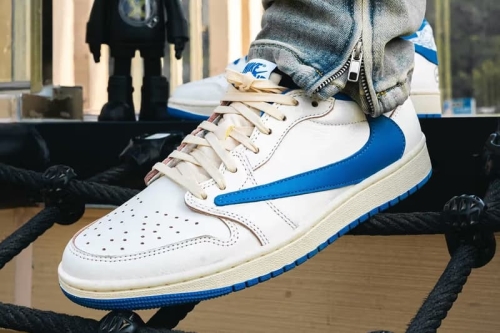 率先预览 fragment design × Travis Scott x Air Jordan 1 Low OG 最新三方联名鞋款