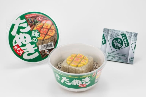 日本泡面品牌携手 Rubik Cube 推出全新「天妇罗魔术方块」
