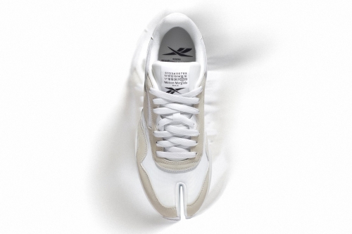 Maison Margiela × Reebok 联名鞋款「Classic Leather Tabi Nylon」即将发售
