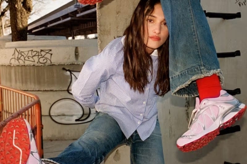 Sandy Liang × Salomon XT-Whisper 最新联名鞋款登场