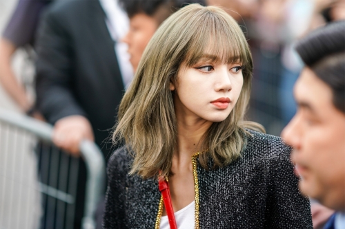 消息称 BLACKPINK 成员 Lisa 拒绝 ₩500 亿韩元续约金