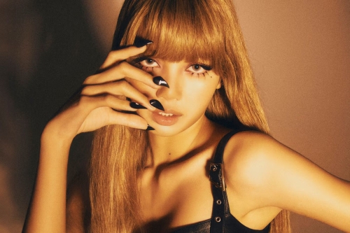 LISA 全新个人纪录片即将登场