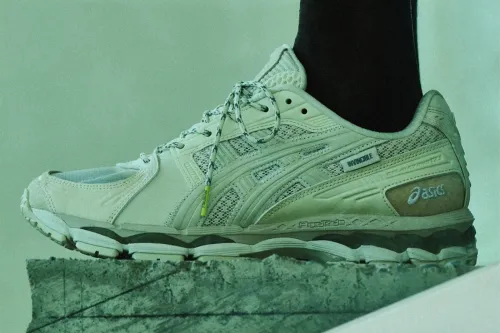 INVINCIBLE®、MADNESS 与 ASICS 联乘 GEL-KAYANO 12.1 三方联名鞋款官方照片释出