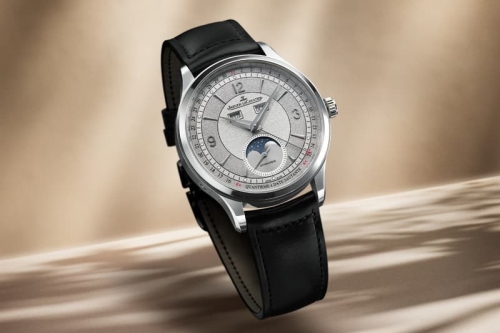 积家 Jaeger‑LeCoultre Master Control Calendar 聚焦颗粒纹扇区式表盘，限量 500 枚