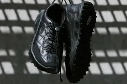 DOE 与 KEEN 推出全黑 Jasper Zionic 鞋款