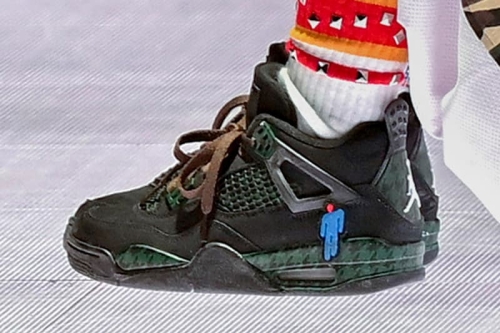 Billie Eilish 率先曝光全新 Air Jordan 4 联名鞋款