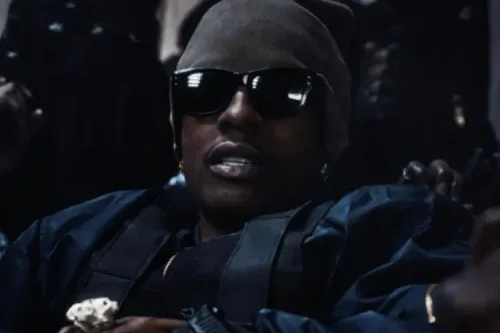 A$AP Rocky 最新「SWAT TEAM」音乐影片释出:从猎物反客为主变身猎人