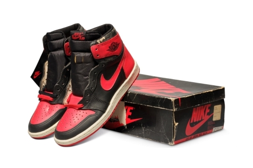 消息称 Air Jordan 1 Hi '85 超人气配色「Bred」鞋款将于 2025 年复刻回归