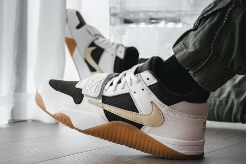 率先近赏 Travis Scott × Jordan Brand 原创球鞋 Jumpman Jack Trainer 上脚图辑