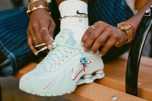向波多黎各文化致敬:Nike Shox R4「Puerto Rico」鞋款全新登场