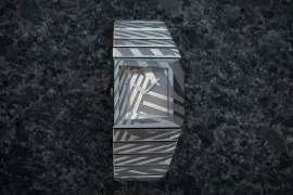 Toledano & Chan b/1「Dazzle」腕表从海军迷彩汲取灵感