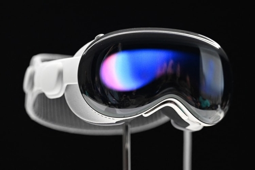 Apple 全新头戴式装置 Apple Vision Pro 预告片正式公开