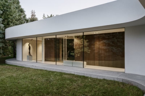 PL.architekci「S House」：树林间蜿蜒穿梭的森居亭院