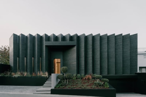 TIMM「Inverted House」:把建筑变成自己的围栏