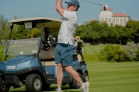 Mark Wahlberg 谈高尔夫、日常节奏与巴哈马之旅