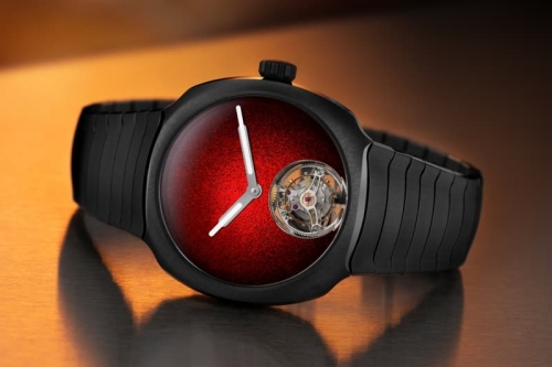 H. Moser & Cie. 发布首枚全陶瓷腕表