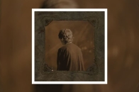 Ethel Cain 以全新专辑《Willoughby Tucker, I'll Always Love You》回归　十首歌谱写漫长爱恋