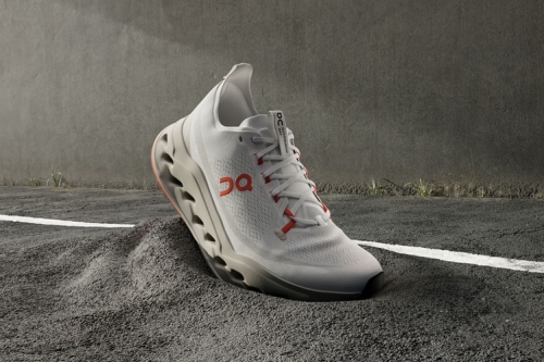 On 携手世界冠军跑手 Hellen Obiri 打开「SOFT WINS」企划，同步推出全新 Cloudsurfer Max 跑鞋